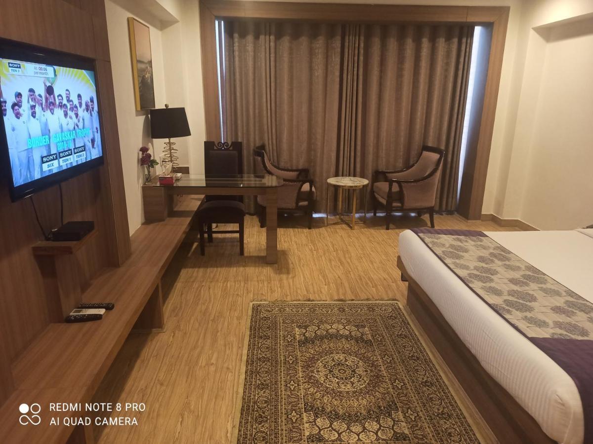 Mh One New Delhi
